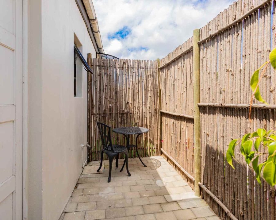 To Let 1 Bedroom Property for Rent in Oakdale Western Cape